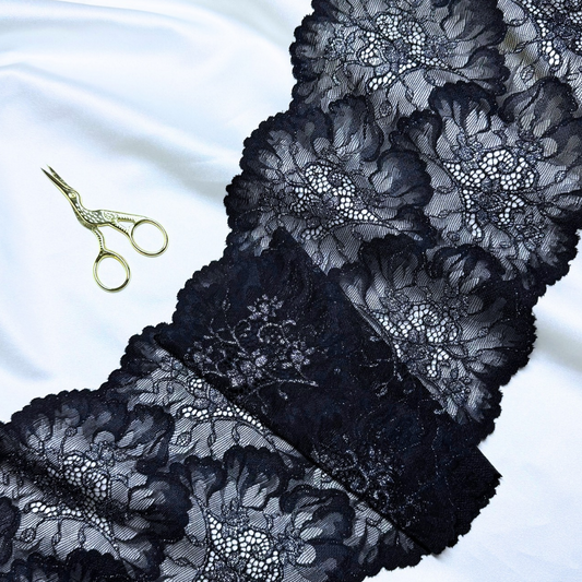 Midnight Silver Peony Lace (Stretch) – 3.6 m piece